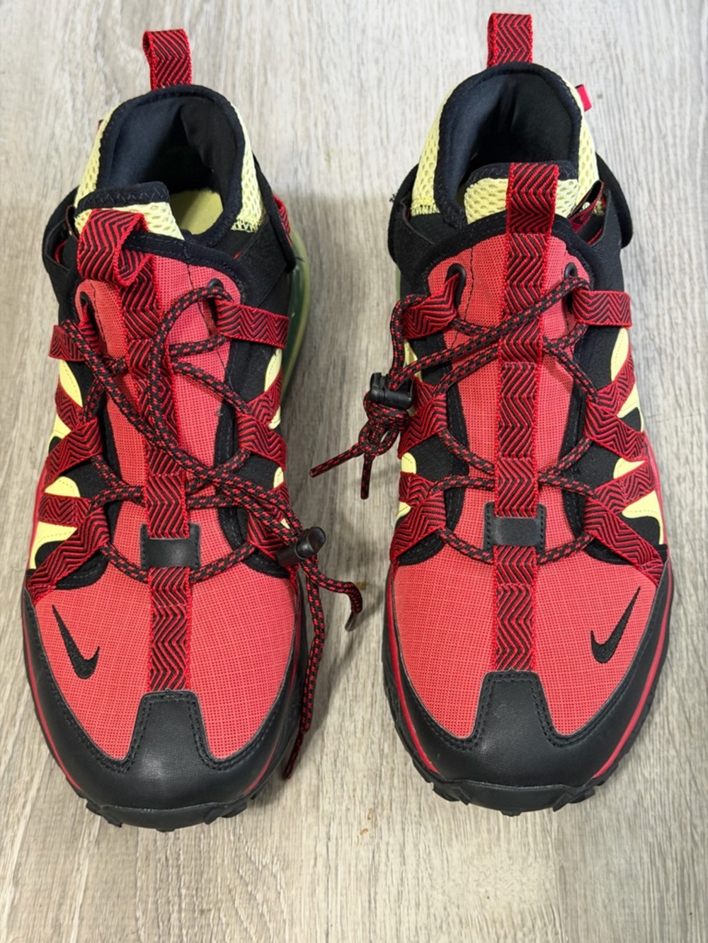 Nike Air Max 270 Bowfin Mens Size 10 University Red Black Sneakers AJ7200-003
